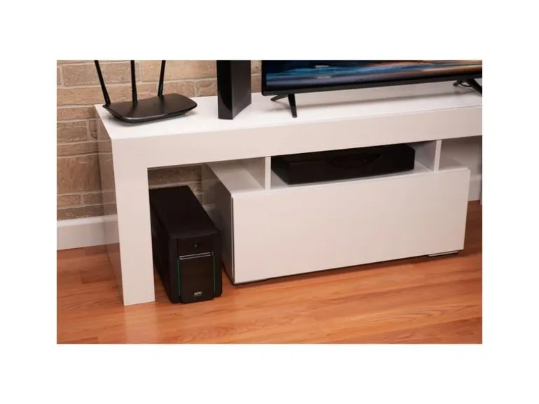 APC USV BVX1600LI 1600 VA / 900 W