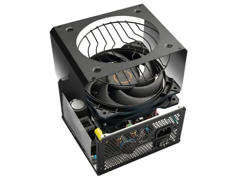 Cougar GST 750 W