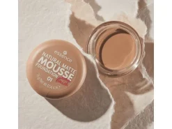 essence Foundation Natural Matte Mousse 01