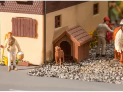 Faller Hundehütte mit Hund H0