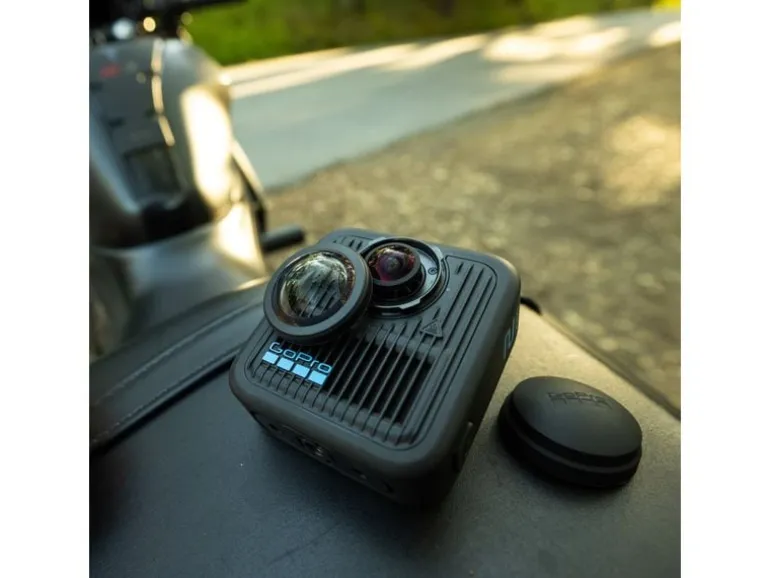 GoPro 360°-Videokamera MAX2 Accessories Bundle, 128 GB