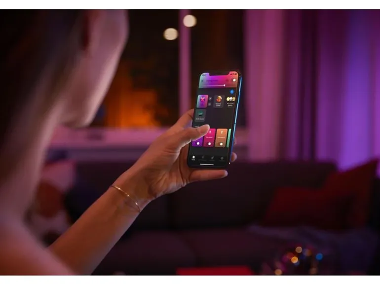 Philips Hue Perifo Basis-Set Deckenleuchte 3 Spots + Lightbar weiss