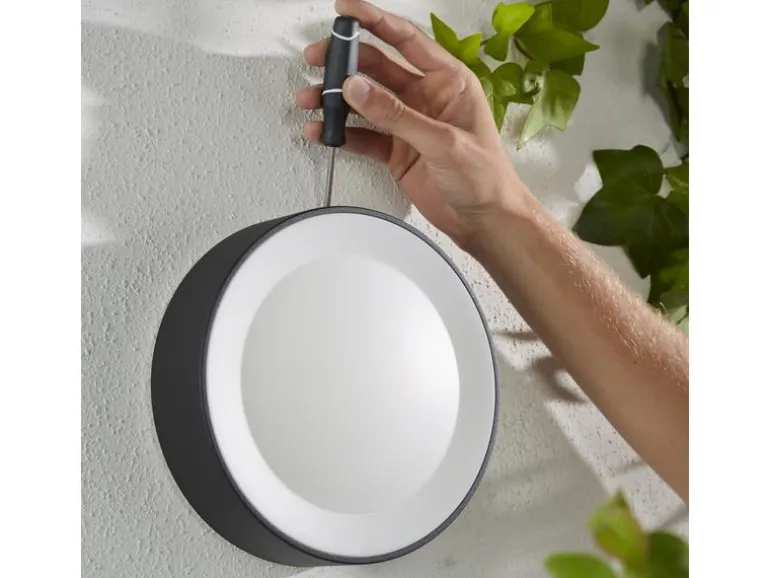 Philips Hue White & Color Ambiance Outdoor Daylo Wandleuchte Schwarz