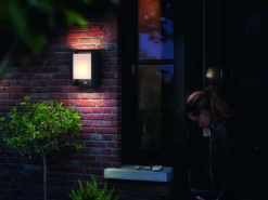 Philips myGarden Wandleuchte Arbour, 600 lm, Anthrazit + Sensor