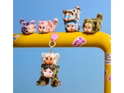 Pop Mart Plüsch-Anhänger Labubu Crybaby Wild but Cutie