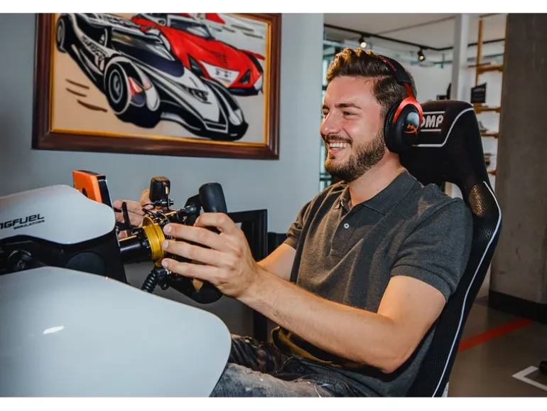 RacingFuel Simulators Simracing Erlebnis-Gutschein CHF 50