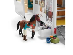 Schleich Spielfigurenset Horse Club Pferdetransporter