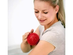 SISSEL Spiky-Ball rot Ø 9 cm, 2 Stück