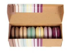 small foot Macarons Holz, fresh