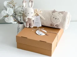 Welcomebabybox Geschenkset Timo – Decke & Hase