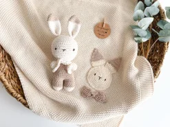 Welcomebabybox Geschenkset Timo – Decke & Hase