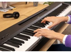 Yamaha E-Piano P-145BT